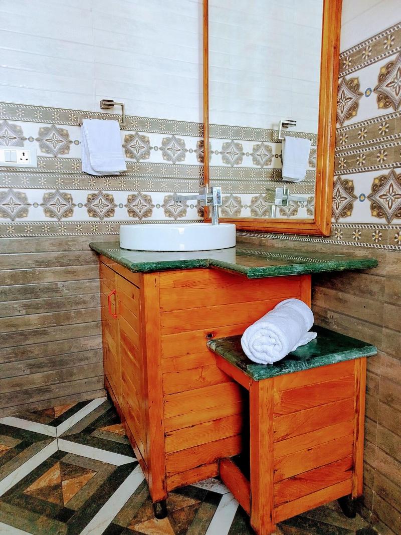 Elegance Retreat Manali Luxury Stay image