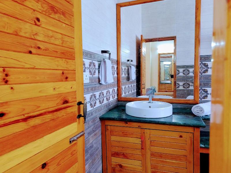 Elegance Retreat Manali Luxury Stay image