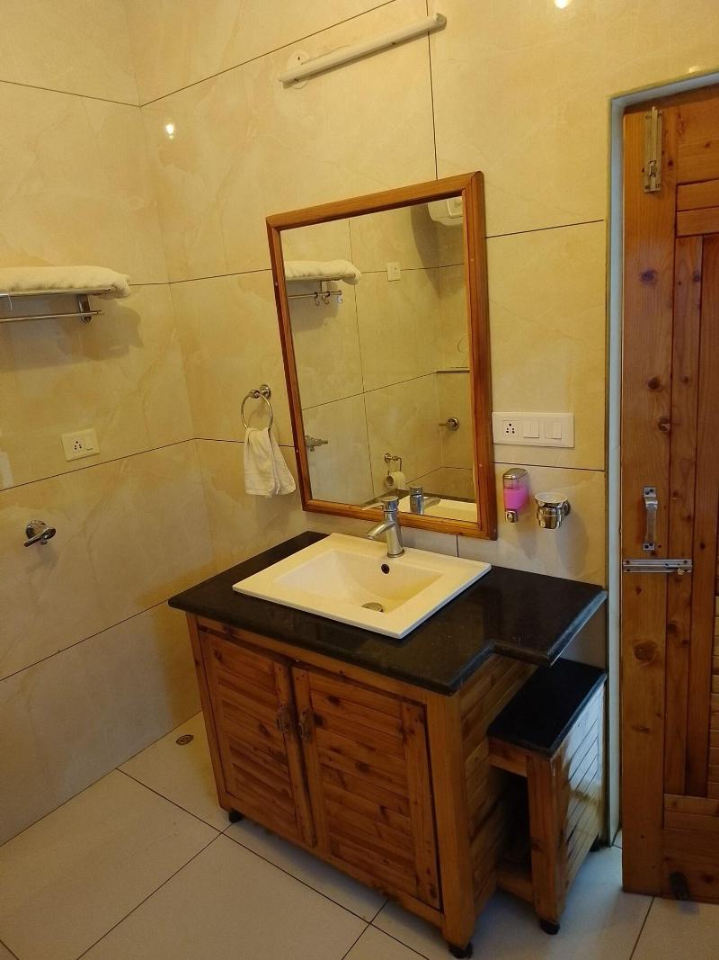 Elegance Retreat Manali Luxury Stay image