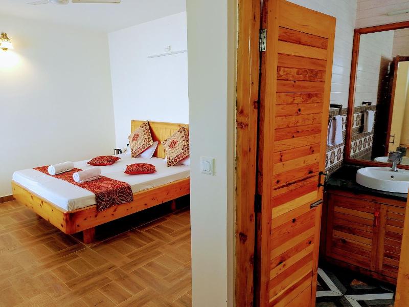 Elegance Retreat Manali Luxury Stay image