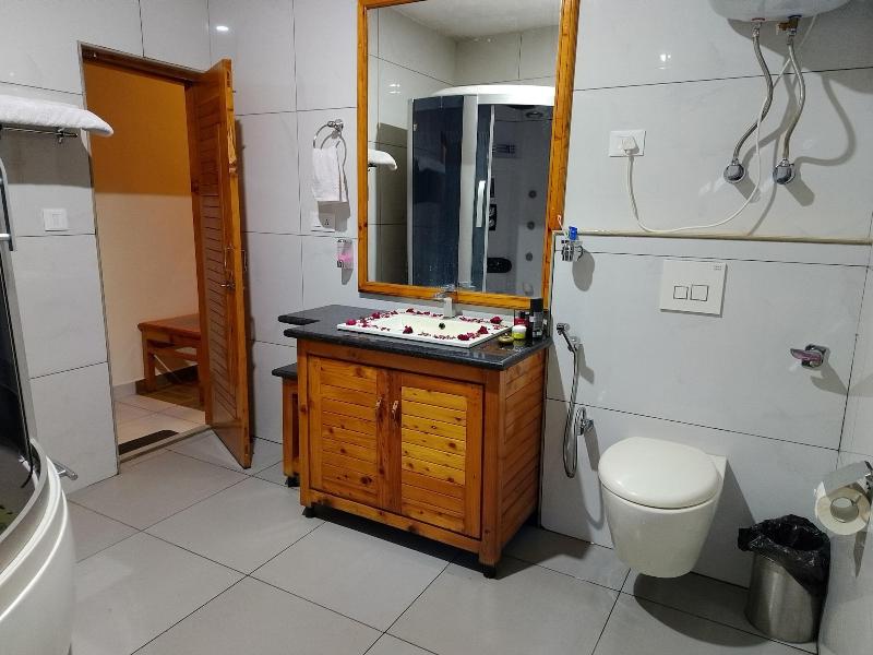 Elegance Retreat Manali Luxury Stay image