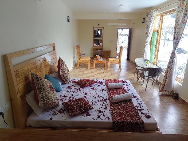 Elegance Retreat Manali Luxury Stay image