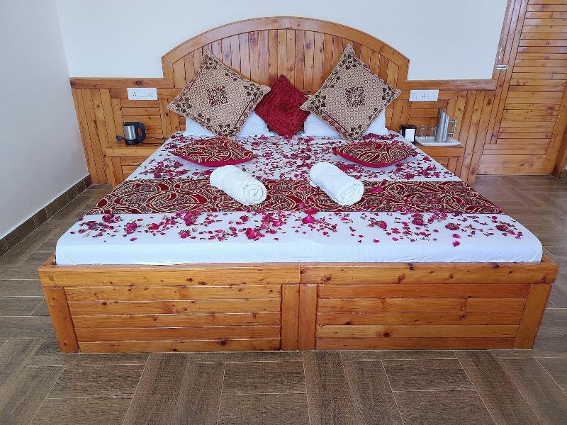 Elegance Retreat Manali Luxury Stay image