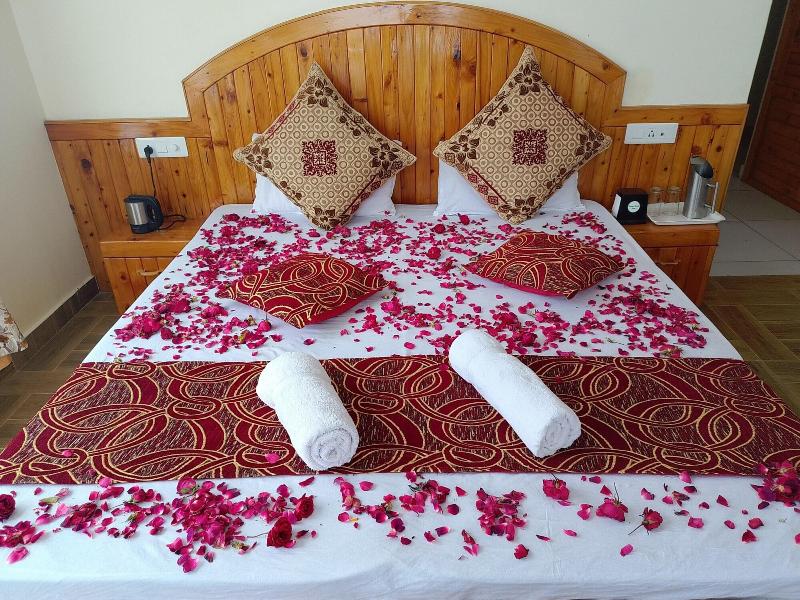 Elegance Retreat Manali Luxury Stay image