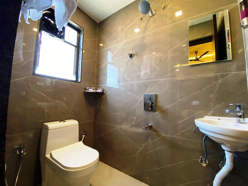 The Grand Sarovar Inn And Suites image