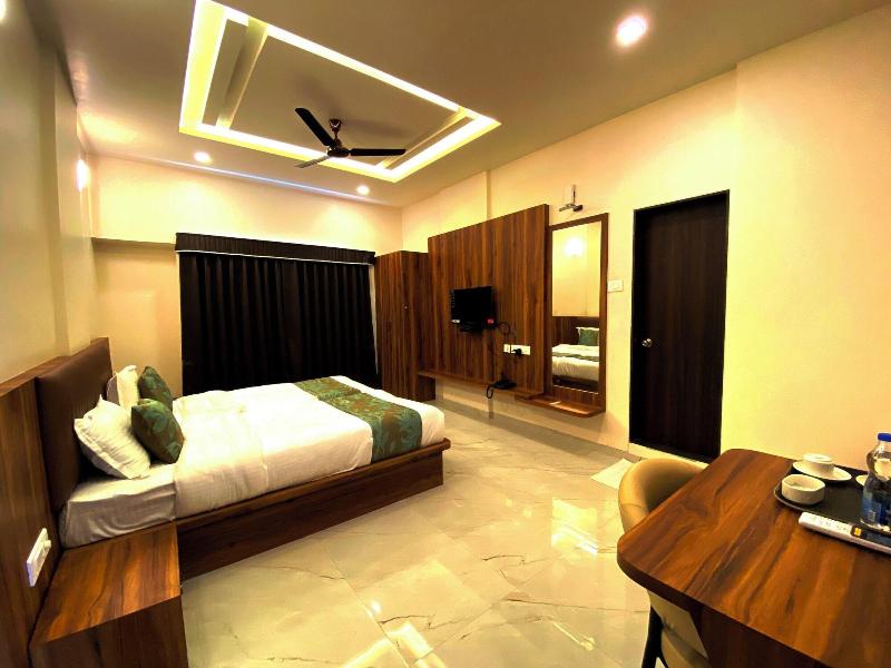 The Grand Sarovar Inn And Suites image