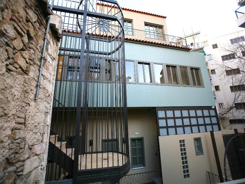 Living Yard Acropolis — exterior view