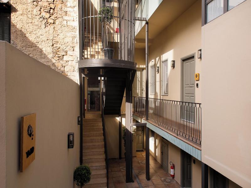 Living Yard Acropolis — general view