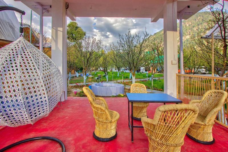 Regal Retreat image