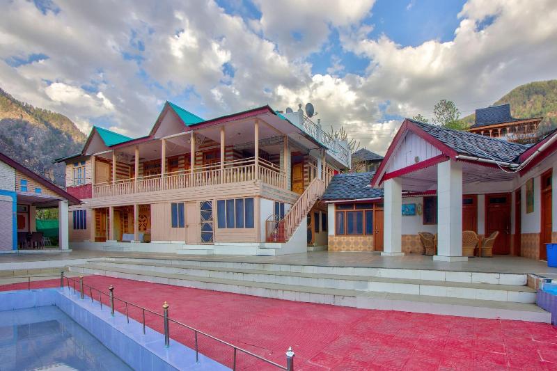 Regal Retreat image