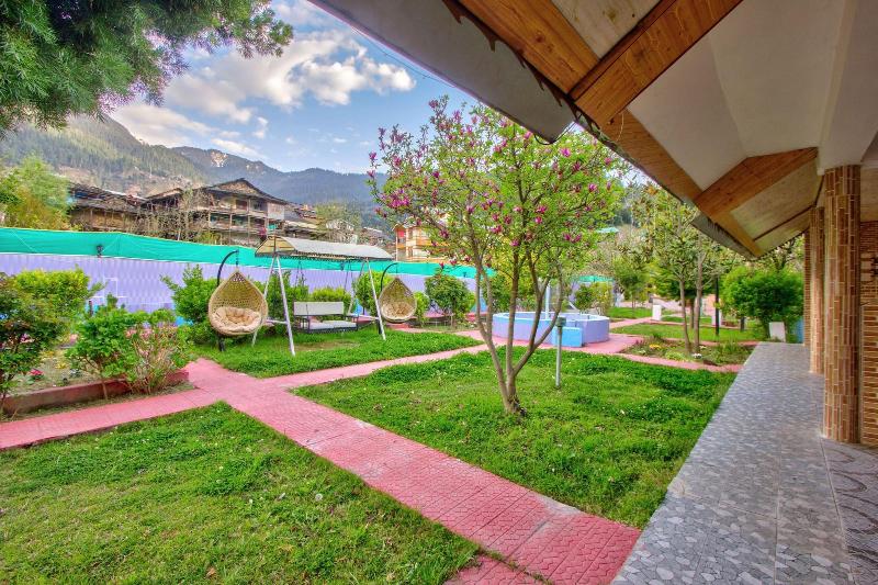 Regal Retreat image