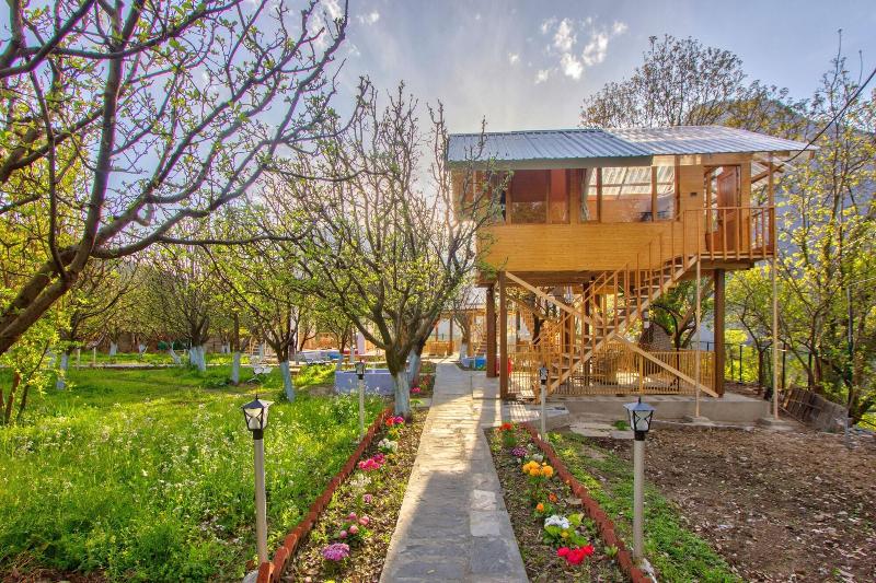 Regal Retreat image