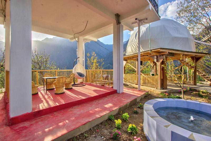 Regal Retreat image