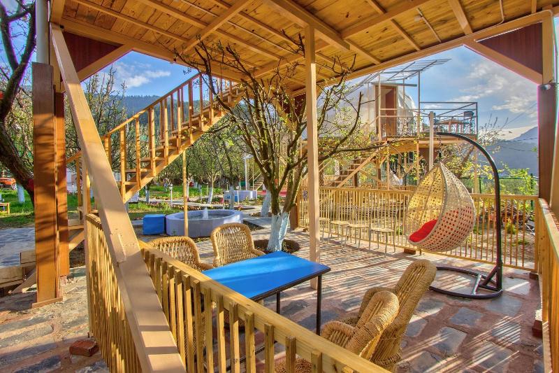 Regal Retreat image