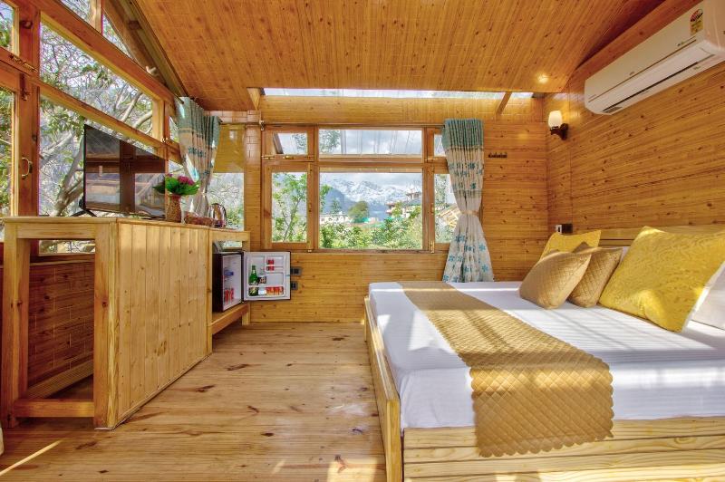 Regal Retreat image