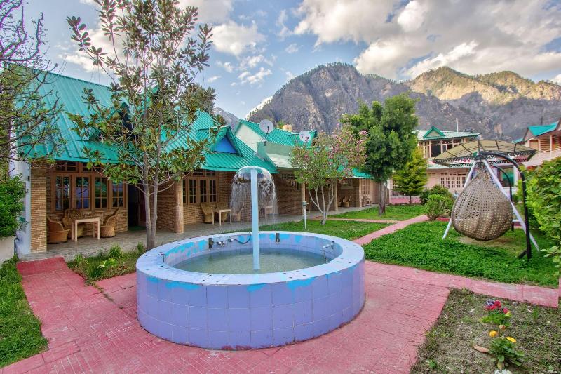 Regal Retreat image