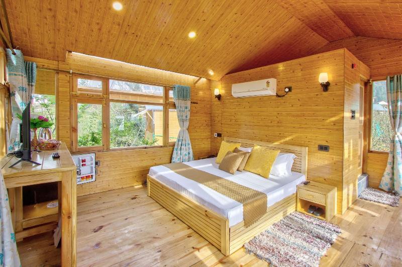 Regal Retreat image