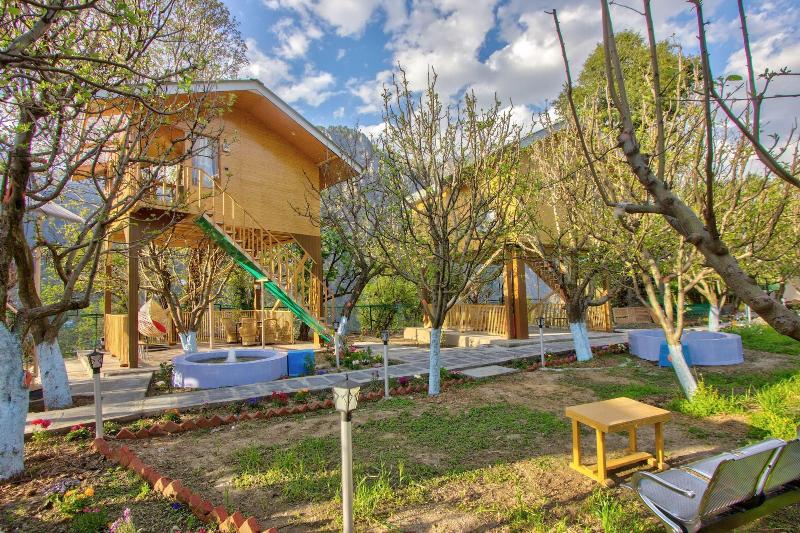 Regal Retreat image
