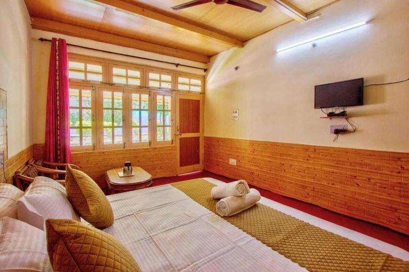 Regal Retreat image