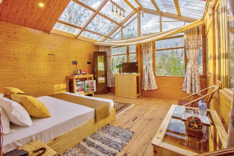 Regal Retreat image