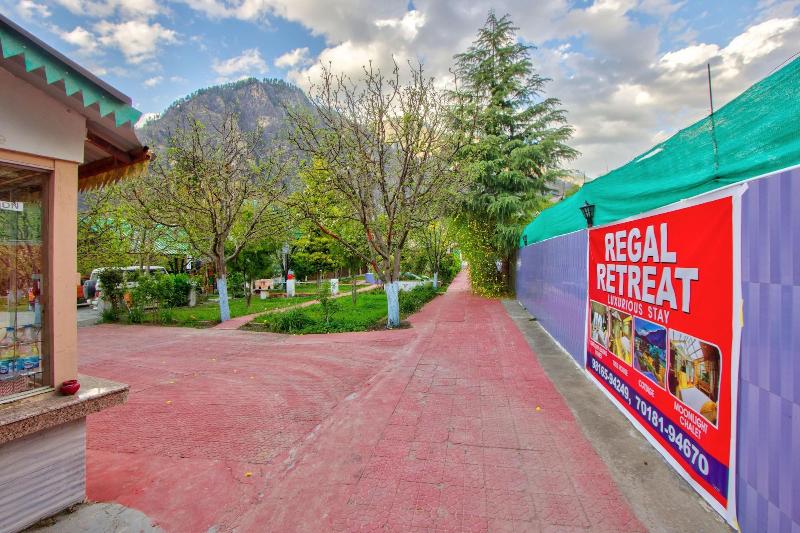 Regal Retreat image