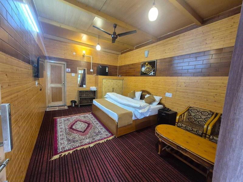 Regal Retreat image
