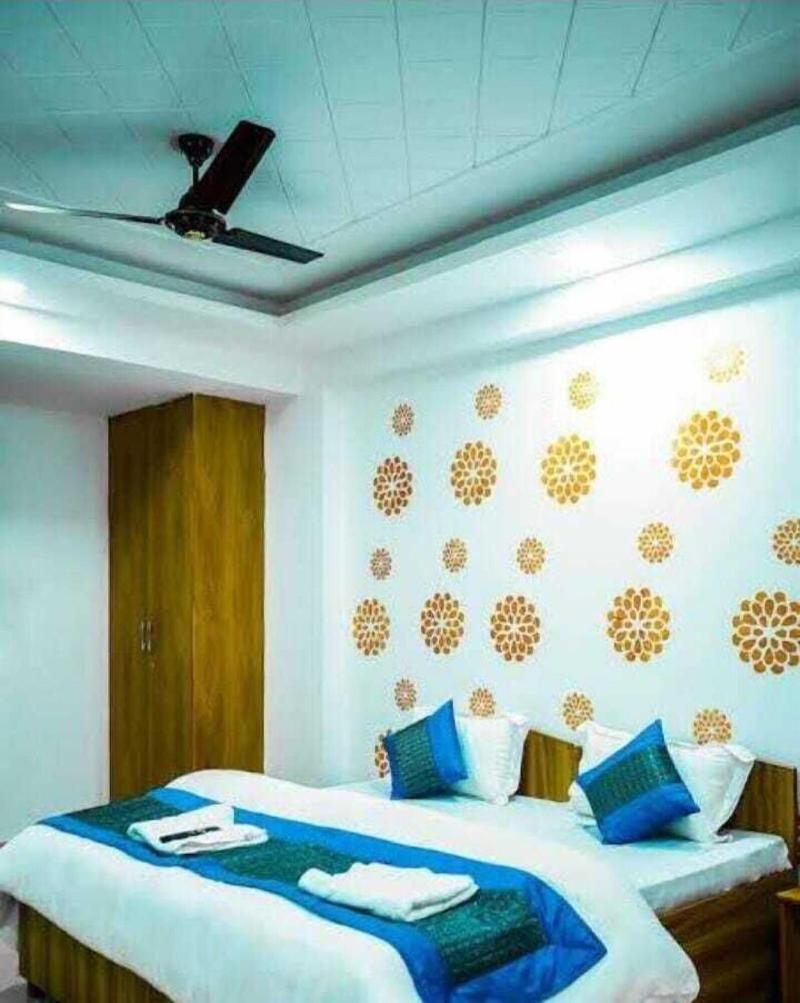 Hotel Abode Inn image