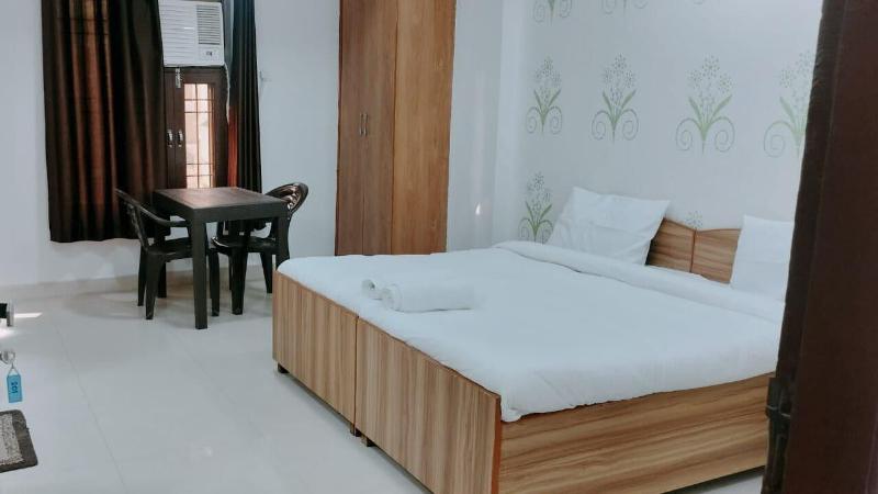 Hotel Abode Inn image