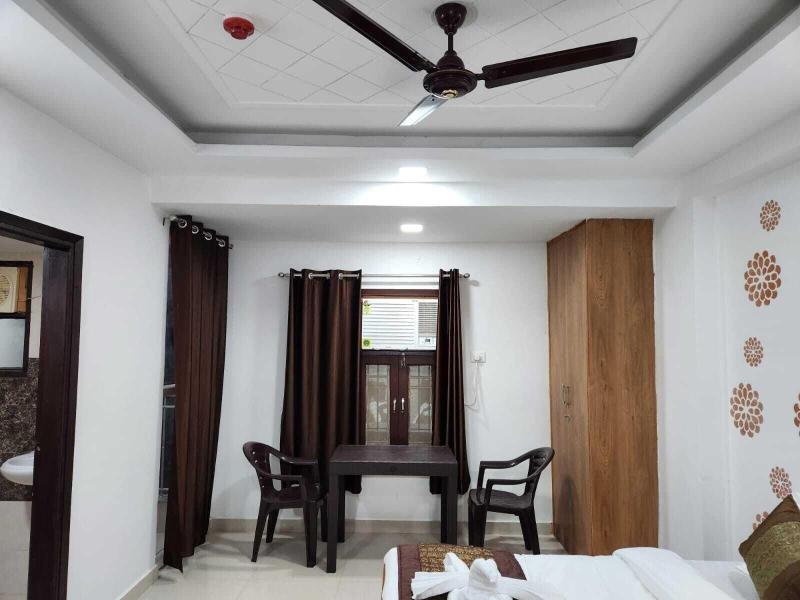 Hotel Abode Inn image