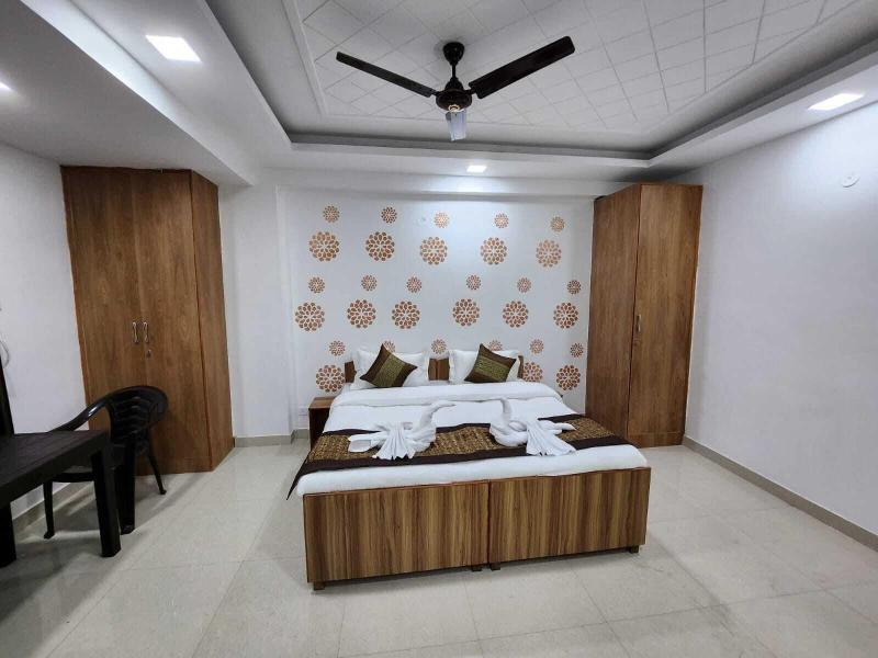 Hotel Abode Inn image