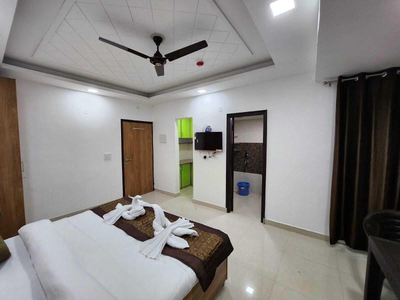 Hotel Abode Inn image