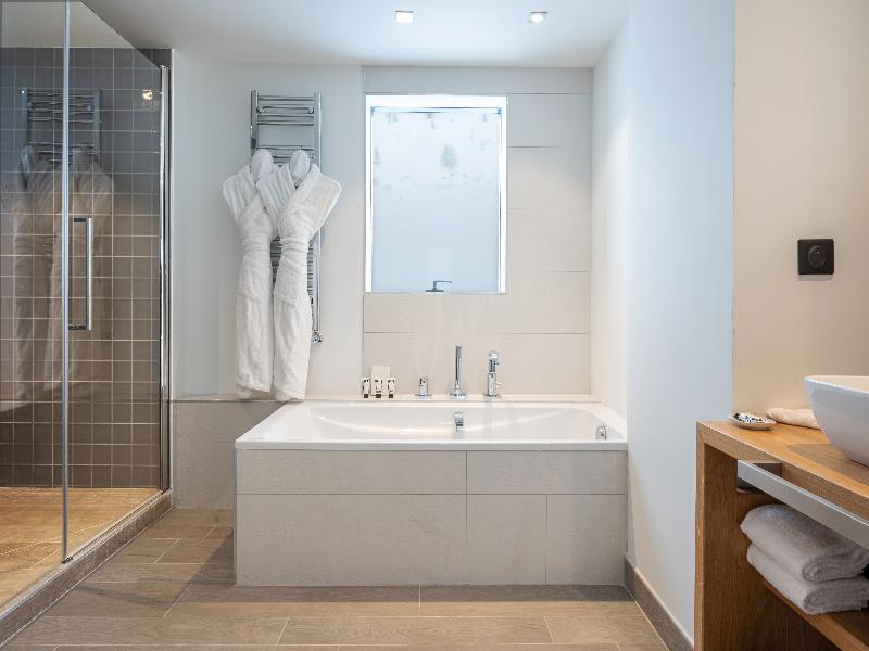 Hotel Voulezvous By Les Etincelles image