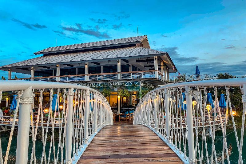 Buffalo Island Resort image