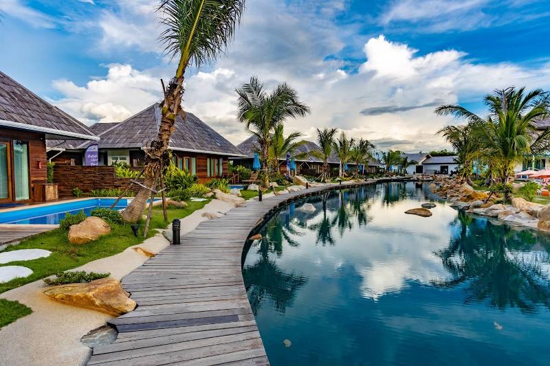 Buffalo Island Resort image