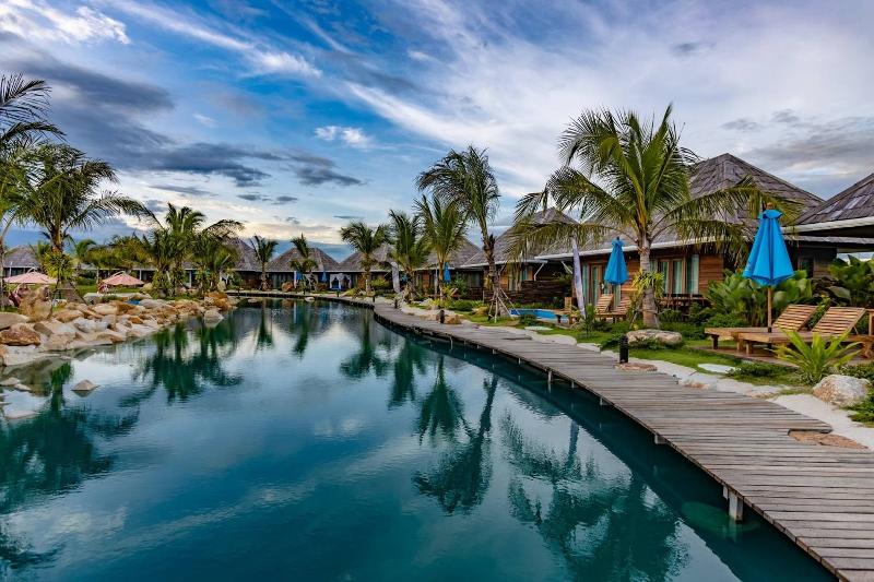 Buffalo Island Resort image