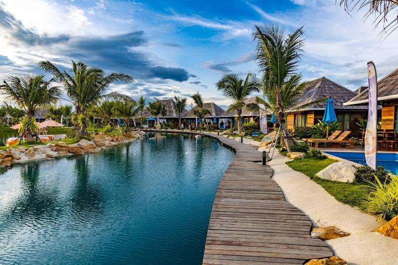 Buffalo Island Resort image