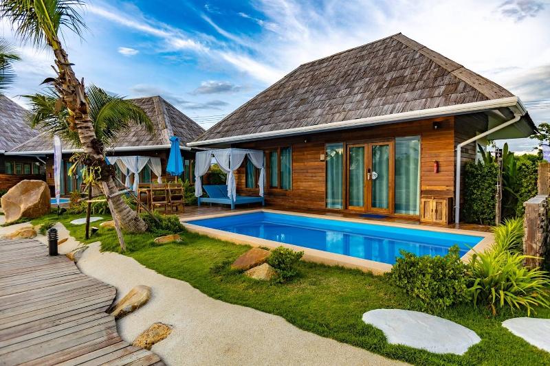 Buffalo Island Resort image