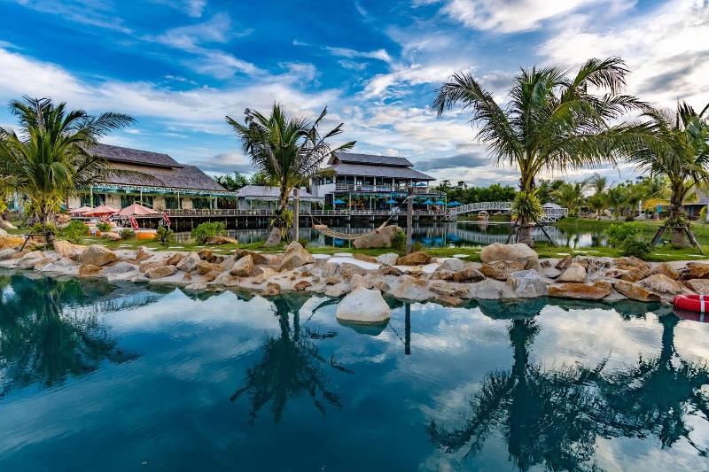 Buffalo Island Resort image