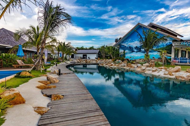 Buffalo Island Resort image