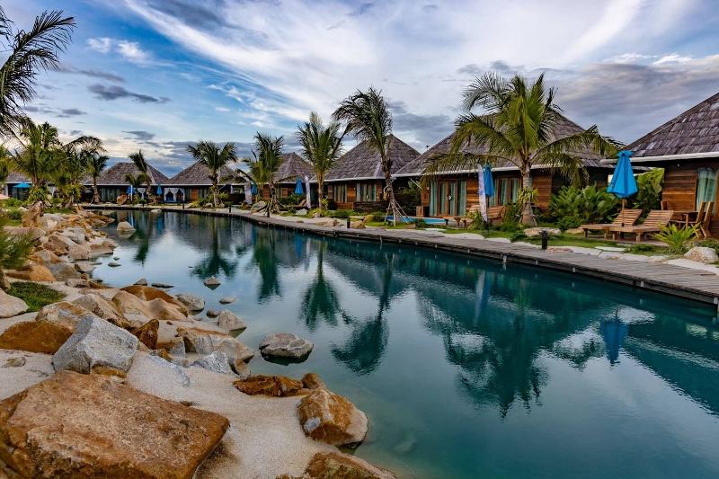 Buffalo Island Resort image