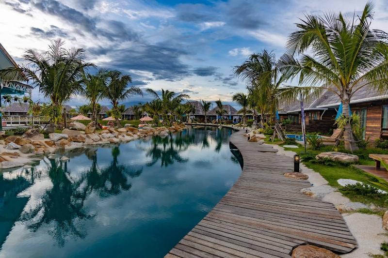 Buffalo Island Resort image