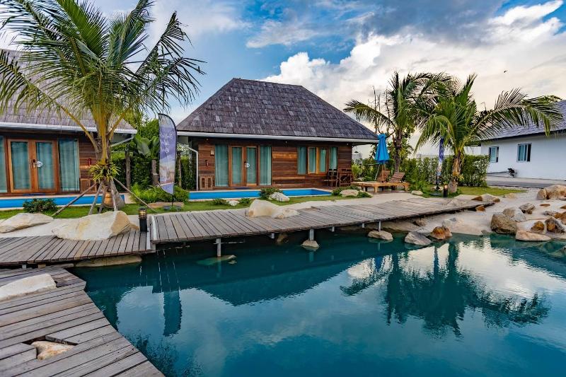 Buffalo Island Resort image
