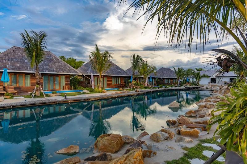 Buffalo Island Resort image