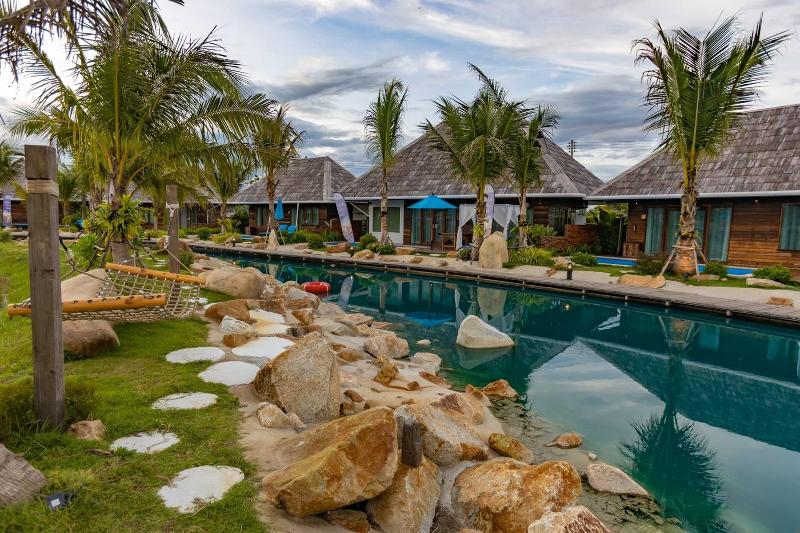 Buffalo Island Resort image
