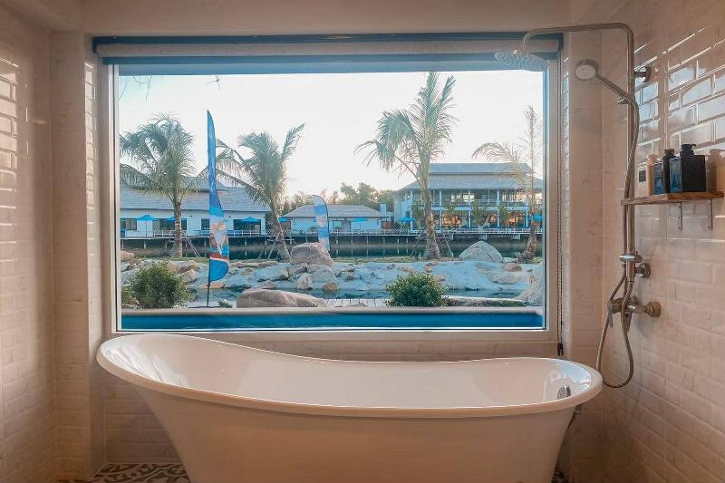 Buffalo Island Resort image
