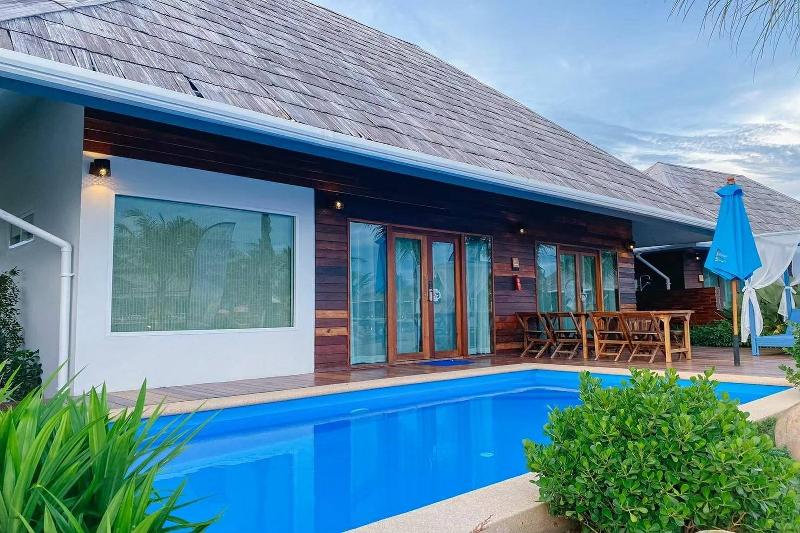 Buffalo Island Resort image
