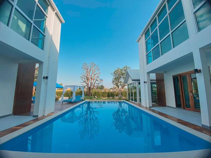 Buffalo Island Resort image