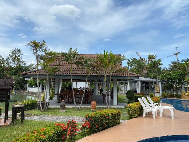 Baan Sanuan Resort By Zuzu image