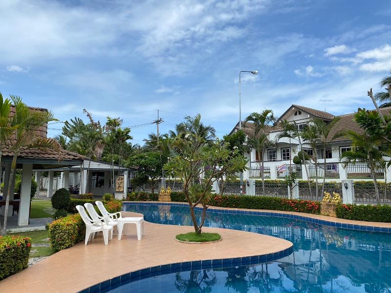 Baan Sanuan Resort By Zuzu image