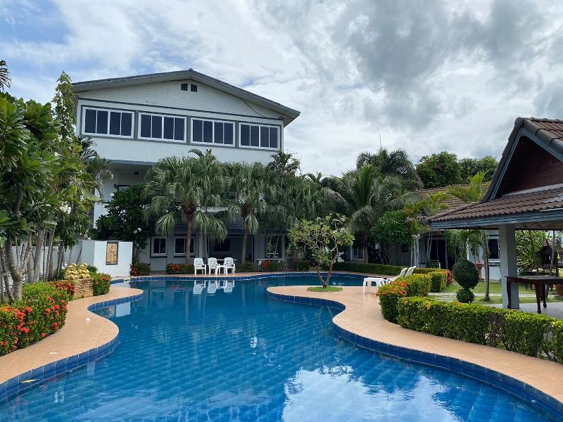 Baan Sanuan Resort By Zuzu image